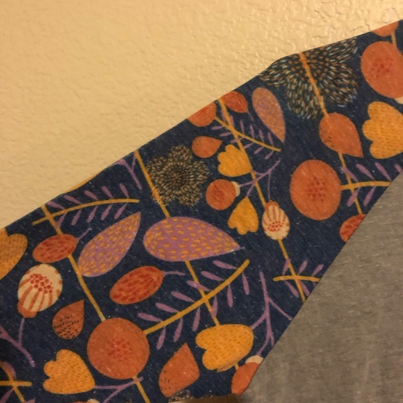 LuLaRoe Randy baseball tee - Picture 2 of 3